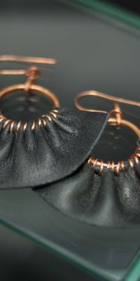 copper earrings with leather 1b